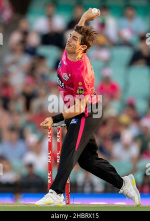 Sydney, Australie.21st décembre 2021.Sean Abbott, des Sixers, au cours du match entre Sydney Sixers et Adelaide Strikers au Sydney Cricket Ground, le 21 décembre 2021, à Sydney, en Australie.(Usage éditorial seulement) Credit: Izhar Ahmed Khan/Alamy Live News/Alamy Live News Banque D'Images