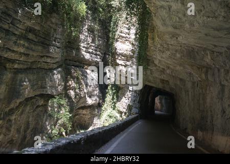 Strada della Forra Road, Tremosine, Lombardie, Italie, Europe Banque D'Images