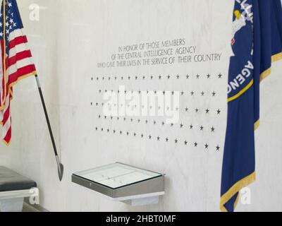 Memorial Wall dans le hall de l'édifice du siège de la CIA, Langley, Virginie Banque D'Images