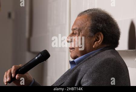 Andrew Young, 89 ans, homme politique, activiste et proche confident de Martin Luther King Jr., parle à la Detroit Charter School en décembre 2021. Banque D'Images