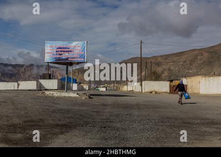 MURGHAB, TADJIKISTAN - 27 MAI 2018 : rue du village de Murghab, région autonome de Gorno-Badakhshan, Tadjikistan Banque D'Images