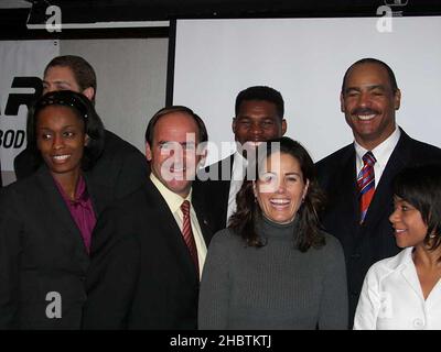 Le congressiste WAMP s’est entretenu aux côtés d’athlètes professionnels, dont un membre de l’équipe féminine de basketball de Detroit Shock Swin Cash, le champion de football de Hall of Famer et le lauréat du trophée Heisman, Herschel Walker, le champion de football de Hall of Famer Kellen Winslow,Julie Foudy, ancienne membre de l’équipe féminine de football des États-Unis, et Dominique Dawes, trois fois gymnaste olympique américain et médaillée d’or en 1996.12 mars 2008 Banque D'Images