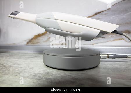 Lviv, Ukraine - 29 décembre 2018 : scanner dentaire 3D 3Shape au cabinet du dentiste. Banque D'Images