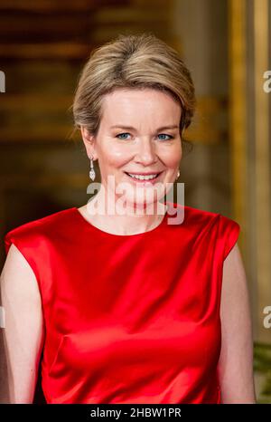 Bruxelles, Belgique.21st décembre 2021.Le roi Philippe de Belgique, la reine Mathilde Belgique, la princesse Elisabeth de Belgique, le prince Gabriel de Belgique, le prince Emmanuel de Belgique et la princesse Eleonore de Belgique assistent au concert de Noël au Palais Royal de Bruxelles, Belgique, 21 décembre 2021.Credit: Patrick van Katwijk/dpa/Alay Live News Banque D'Images