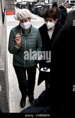 Les sœurs jumelles Isabel et Christine Maxwell (de gauche à droite
