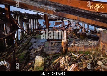 Le SS Daisy, longtemps oublié et abandonné, un chalutier pour les navires britanniques navy.use vieux comme infill pour étendre le rivage dans l'eau Banque D'Images