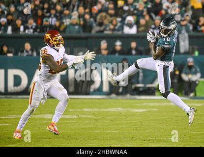 Philadelphie, Pennsylvanie, États-Unis.21st décembre 2021.21 décembre 2021, Philadelphie PA- Eagles joueur de football JALEN REAGOR WR (18) en action pendant le match à Lincoln Financial Field (Credit image: © Ricky Fitchett/ZUMA Press Wire) Banque D'Images