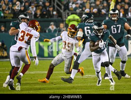 Philadelphie, Pennsylvanie, États-Unis.21st décembre 2021.21 décembre 2021, Philadelphie PA- Eagles JALEN REAGOR WR (18) en action pendant le match contre le WFT à Lincoln Financial Field (Credit image: © Ricky Fitchett/ZUMA Press Wire) Banque D'Images