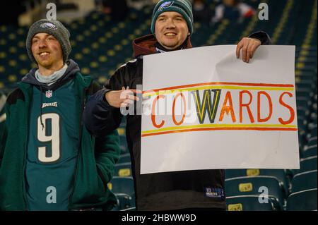 Philadelphie, Pennsylvanie, États-Unis.21st décembre 2021.21 décembre 2021, Philadelphie PA- Eagles ventilateur montrant un signe pendant le jeu contre le WFT à Lincoln Financial Field (Credit image: © Ricky Fitchett/ZUMA Press Wire) Banque D'Images