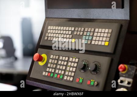 Panneau de commande CNC pour centre d'usinage industriel.Mise au point sélective. Banque D'Images