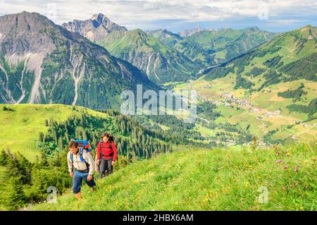 Randonnée dans les montagnes de Kleinwalsertal autour de Kanzelwand Banque D'Images