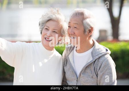Vieux couple heureux Banque D'Images