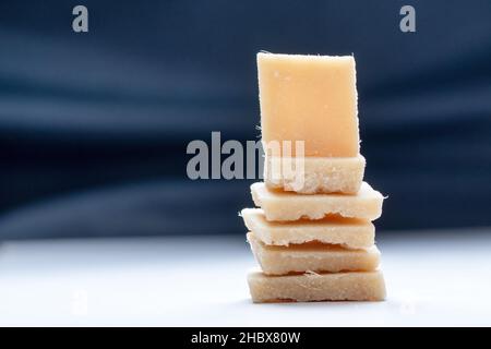 Bonbons au gingembre, bonbons d'hiver, Ale pak, Satara, Maharashta,Inde Banque D'Images