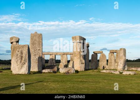 Stonehenge ancien monument à un jour ensoleillé 2021 Banque D'Images