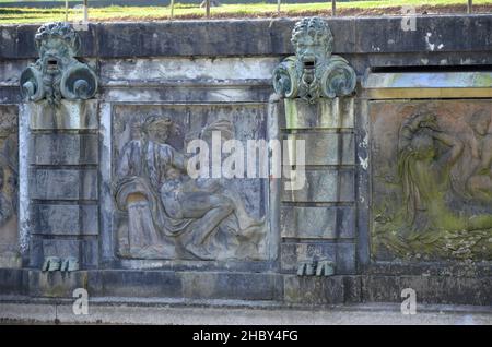 Fontaine de Neptune dans les jardins du célèbre château de Versailles, Paris Banque D'Images