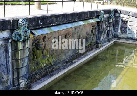 Fontaine de Neptune dans les jardins du célèbre château de Versailles, Paris Banque D'Images