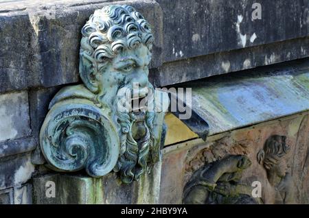 Fontaine de Neptune dans les jardins du célèbre château de Versailles, Paris Banque D'Images