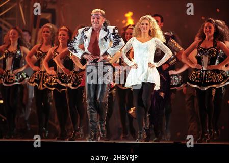 Michael Flatley sur scène présentant son dernier spectacle « Feet of Flames », un spectacle unique de « Lord of the Dance » qui s'est tenu à Hyde Park, Londres.25th juillet 1998. Banque D'Images