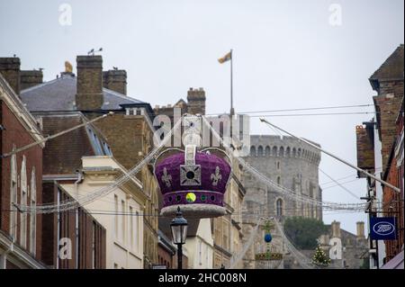 Windsor, Berkshire, Royaume-Uni.22nd décembre 2021.Sa Majesté la Reine ne sera pas de nouveau à Sandringham cette année et restera résidente au château de Windsor par mesure de précaution en raison de la pandémie Covid-19 et du nombre croissant de cas de la variante Omicron.Crédit : Maureen McLean/Alay Banque D'Images