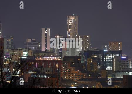 Ensemble de grands bâtiments dans le quartier Arena du centre-ville de Leeds.Altus House est actuellement le plus haut bâtiment du Yorkshire Banque D'Images