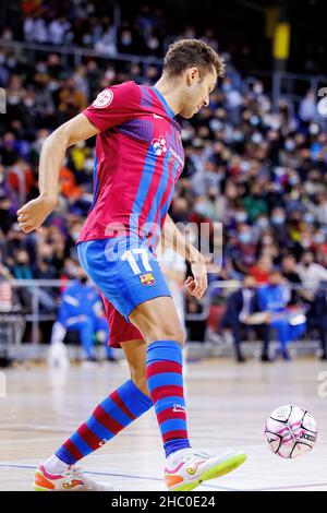 BARCELONE - DEC 8: PITO en action au match LNFS de la Division Primera entre le FC Barcelona Futsal et Movistar Inter au Palau Blaugrana, le mois de décembre Banque D'Images