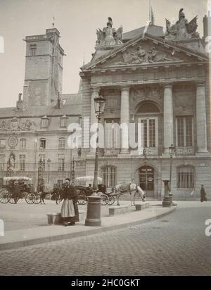 Photographie antique de C1900, le Palais des Ducs de Bourgogne à Dijon, France.SOURCE : TIRAGE PHOTOGRAPHIQUE ORIGINAL Banque D'Images