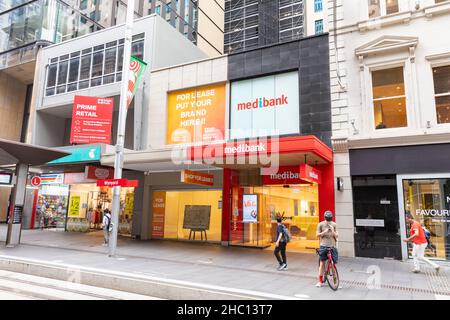 Alors que la Nouvelle-Galles du Sud atteint un nouveau record quotidien de 5715 caisses Covid 19 et que le port de masques à l'intérieur devient de nouveau obligatoire, les rues et magasins du centre-ville de Sydney restent largement désertés à l'approche de Noël avec de nombreuses personnes qui choisissent de rester à la maison, le centre-ville de Sydney.Credit: Martin Berry @ Alamy Live News. Banque D'Images