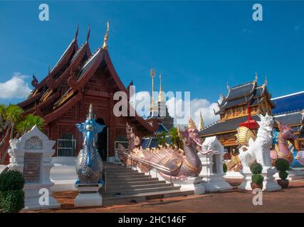 Thaïlande: Hatsadiling (demi-oiseau, demi-éléphant) à Wat Ban Den, Ban Inthakin, district de Mae Taeng, Chiang Mai.Wat Ban Den, également connu sous le nom de Wat Bandensali si Mueang Kaen, est un grand complexe de temples bouddhistes au nord de la ville de Chiang Mai dans le nord de la Thaïlande. Banque D'Images