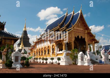 Thaïlande: Wat Ban Den, Ban Inthakin, district de Mae Taeng, Chiang Mai.Wat Ban Den, également connu sous le nom de Wat Bandensali si Mueang Kaen, est un grand complexe de temples bouddhistes au nord de la ville de Chiang Mai dans le nord de la Thaïlande.