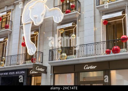 Cartier magasin dans le centre-ville de Sydney avec décorations extérieures de Noël sur le bâtiment, Sydney, NSW, Australie Banque D'Images