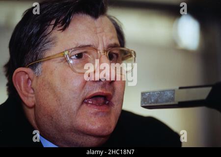 Le biologiste, botaniste et pharmacien français Jean-Marie Pelt signe un livre à Lyon, France Banque D'Images