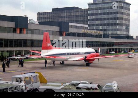 Un avion à l'aéroport de Manchester Banque D'Images