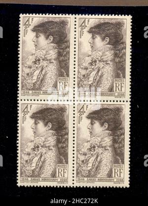 Bloc de quatre timbres-poste français commémorant Sarah Bernhardt 1923 Banque D'Images