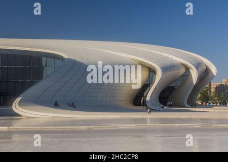 BAKOU, AZERBAÏDJAN - 19 JUIN 2018 : Centre culturel Heydar Aliyev à Bakou, Azerbaïdjan Banque D'Images