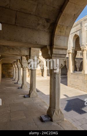 Arcades au Palais des Shirvanshahs à Bakou, Azerbaïdjan Banque D'Images