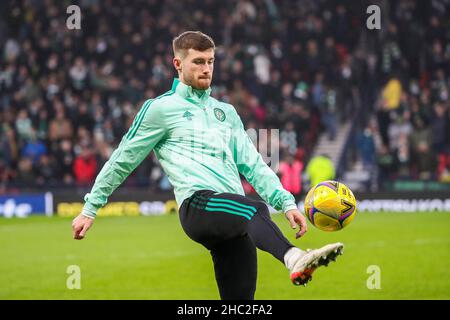 ANTHONY RALSTON, joueur de football, actuellement en train de jouer pour le Celtic FC, Glasgow s'entraînant pendant une séance d'échauffement à Hampden Park, Glasgow, Royaume-Uni Banque D'Images