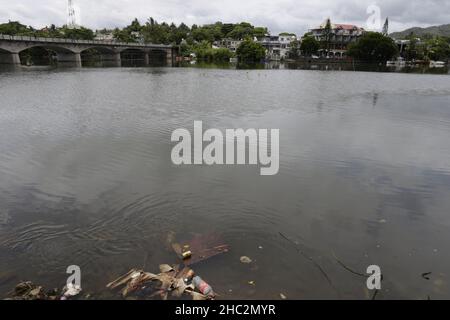 pont Cavendish, se marque car il est un trait d’Union entre le village et le quartier de ville Noire Banque D'Images