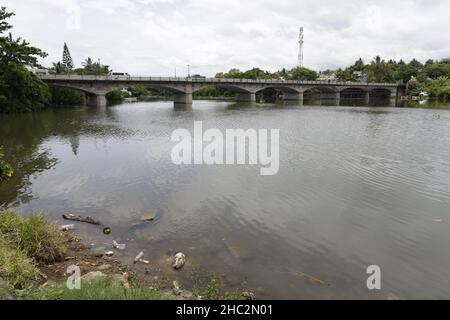 pont Cavendish, se marque car il est un trait d’Union entre le village et le quartier de ville Noire Banque D'Images