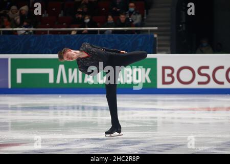 Saint-Pétersbourg, Russie.23rd décembre 2021.Evgeni Semenenko de Russie est en compétition pendant le programme de courts hommes le premier jour des Rostelecom Russian Nationals 2022 de patinage artistique au Palais des sports de Yubileyny à Saint-Pétersbourg.Crédit : SOPA Images Limited/Alamy Live News Banque D'Images