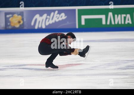 Saint-Pétersbourg, Russie.23rd décembre 2021.Artur Danielian de Russie participe au programme de courte durée pour hommes le premier jour des Rostelecom Russian Nationals 2022 du patinage artistique au Palais des sports de Yubileyny à Saint-Pétersbourg.(Photo de Maksim Konstantinov/SOPA image/Sipa USA) crédit: SIPA USA/Alay Live News Banque D'Images