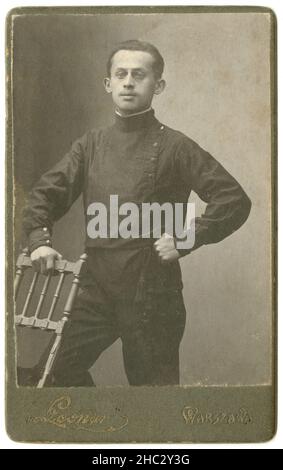 Photographie antique de c1870, homme à Varsovie, Pologne.SOURCE : TIRAGE PHOTOGRAPHIQUE ORIGINAL Banque D'Images