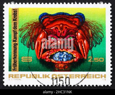 AUTRICHE - VERS 1976: Un timbre imprimé en Autriche montre cancer, lutte contre le cancer, vers 1976 Banque D'Images