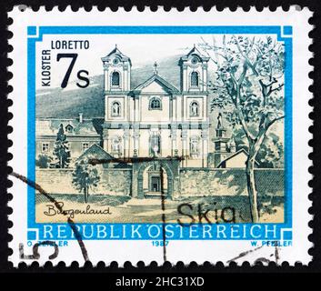 AUTRICHE - VERS 1987: Un timbre imprimé en Autriche montre le monastère de Loretto, Burgenland, vers 1987 Banque D'Images