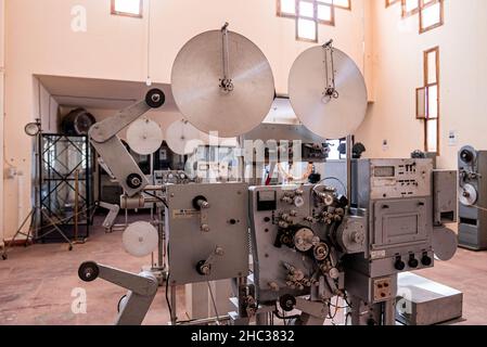 Ancien appareil photo dans le musée du cinéma Banque D'Images
