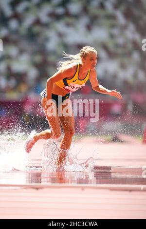 Geneviève Gregson participe à la steeplechase de 3000 mètres aux Jeux Olympiques de Tokyo en 2020. Banque D'Images