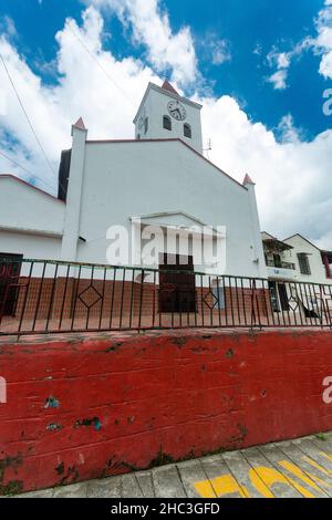 Angélopolis, Antioquia / Colombie - 22 décembre 2021.Angélopolis, son nom signifie "ville des Anges" et il est situé à seulement 48 km de Medellín. Banque D'Images