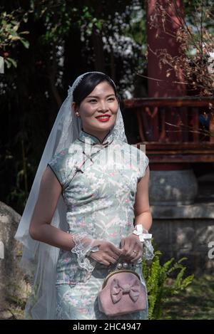 Février 2019.Xizhou.Une mariée.La ville est composée de gens Bai avec une petite population de résidents de hui et de Han. Banque D'Images