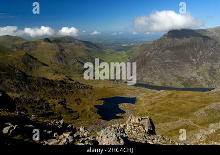 Vue sur la vallée de Nant Ffrancon depuis Glyder Fach Banque D'Images