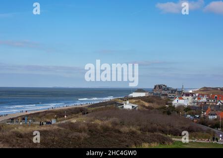 Domburg - vue de High Hill, avec une excellente vue sur le promande et la plage, Zeeland, pays-Bas, 22.03.2015 Banque D'Images