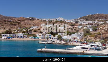 Vue sur l'île de Kimolos, Cyclades, Grèce. Banque D'Images